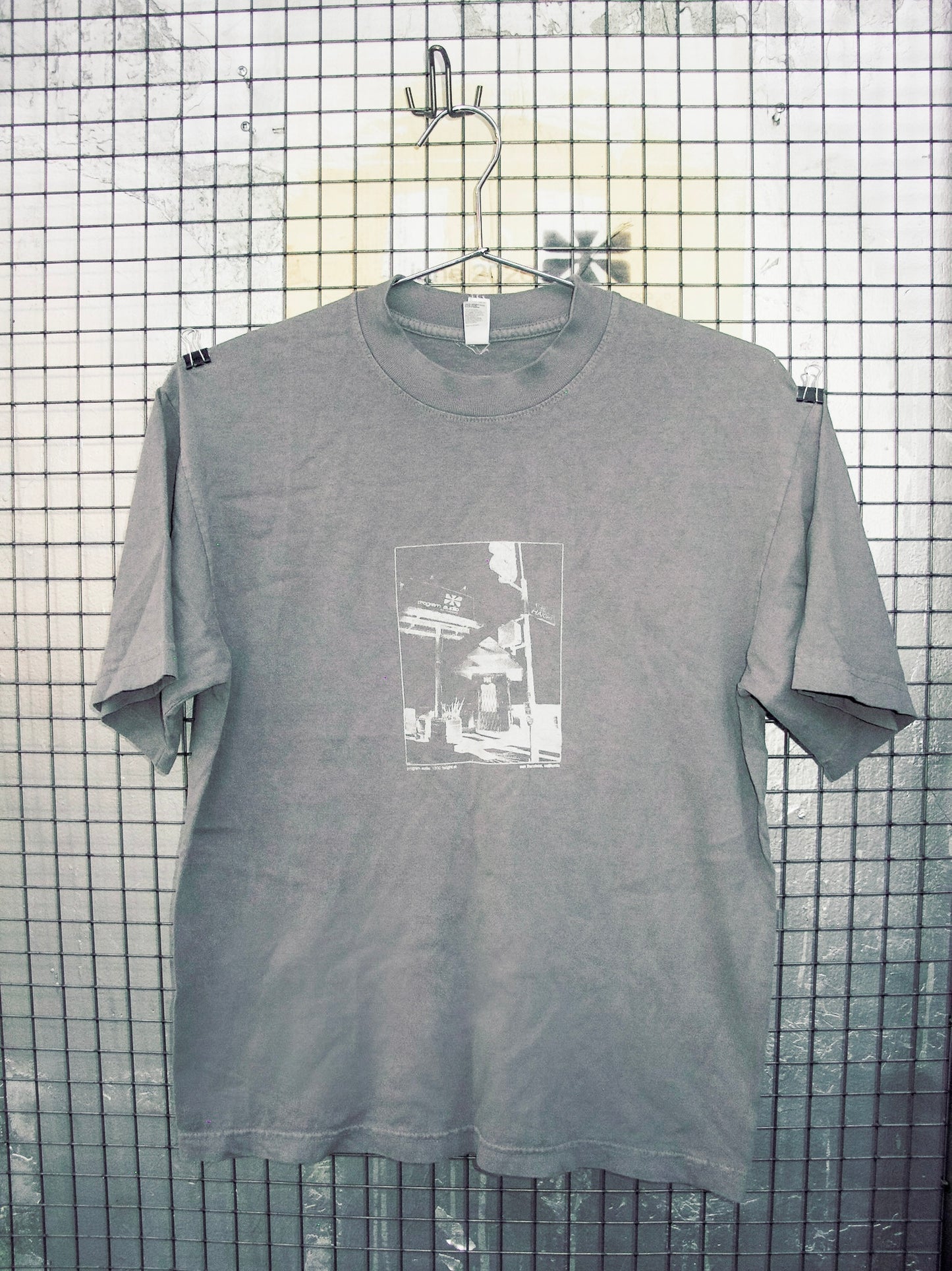 station tee
